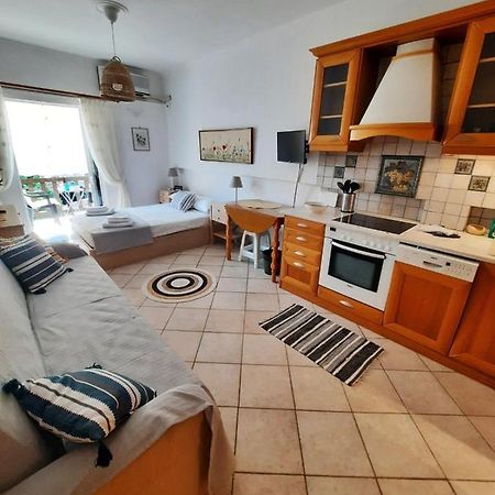Beautiful Seaside Studio Акрата Экстерьер фото