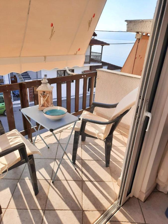 Beautiful Seaside Studio Акрата Экстерьер фото